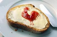 TIENS JOLY VOILA TA TARTINE .. HIHI COCO RICO