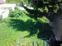 les orties ca pique les fesses.. 1er prix terrain fleuri pas pour les hlm...