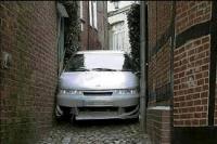 Bougnette j ai coince la voiture amene la masse on casse les murs...