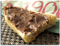 joly vitexune ficelle on attache Marianne elle va manger la pate a tartiner de Steph siffle..tu nen auras pas