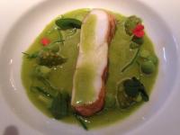 Turbot côtier bouillon léger a la tomate petit poids fèves
