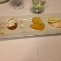 Ananas rôti et savarin avec une chantilly extra et une gelée au rhum à tomber !